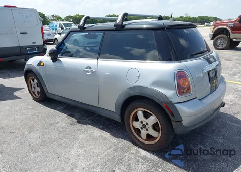 2007 Mini Cooper z USA, uszkodzony, nr VIN WMWMF33587TU61770